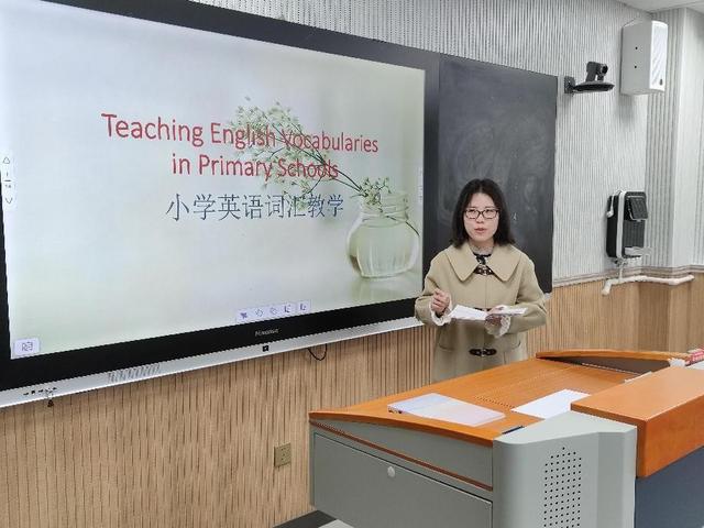 教研促提升 合作共成长——市德馨苑小学开展语数英专题教研活动
