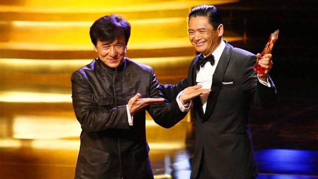 作为“香港之子”，他们从未合作过。周润发和成龙在过去的36年里经历了什么？
(图3)