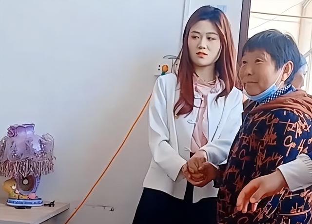 陈萌要求朱家买学区房，80平以上的电梯楼，朱之文回应尽显卑微