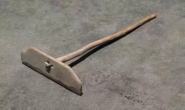 第九个老物件:毛翁鞋毛翁鞋是103用蒲苇编制的