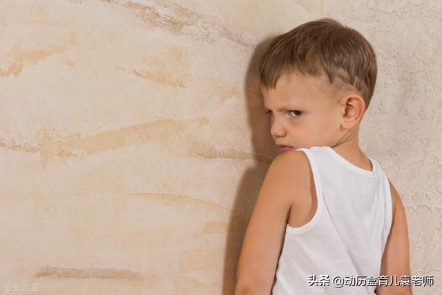 你知道压力过大对孩子的摧残程度吗？孩子抑郁厌学都是这样造成的