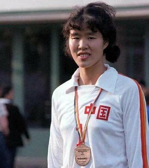 国内挣钱国外花？郎平、谷爱凌等体育精英为何最终都去了美国