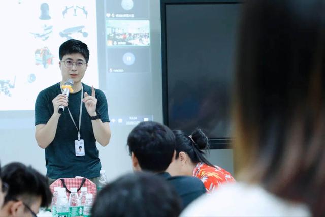 26岁山东小伙，北大本科，清华硕士，休学卖衣服，年销售额破亿