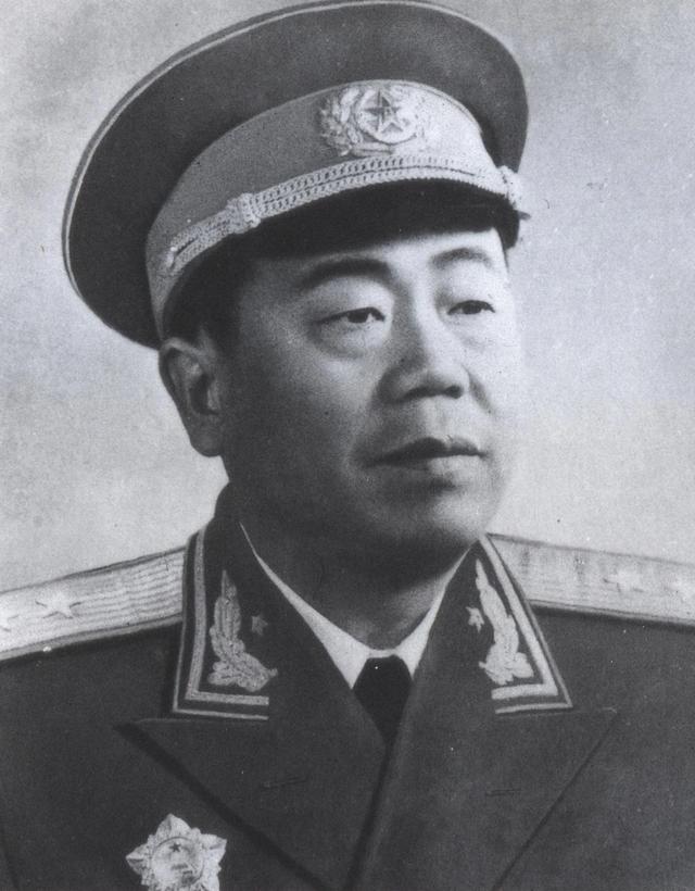 1977年邓小平亲自点将迟浩田，迟浩田提出申请，邓小平：我不同意