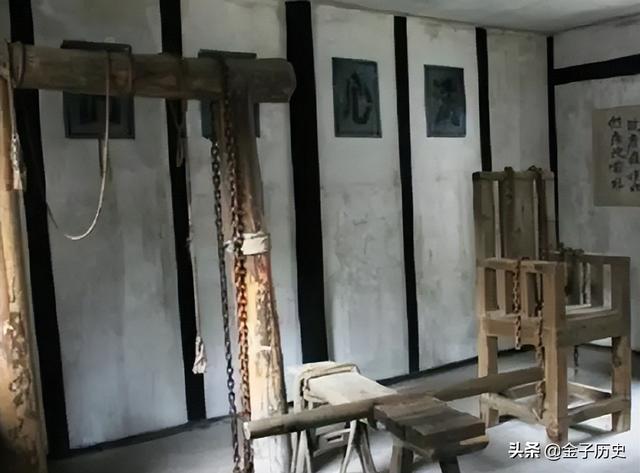 恩人儿子来投靠，杜月笙老婆故意扔钱试探：如果捡了，就打发他走