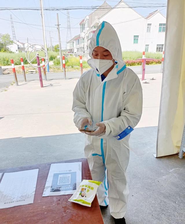 保供物资送到家门口！金山这个村在封控区里开起了便民服务点