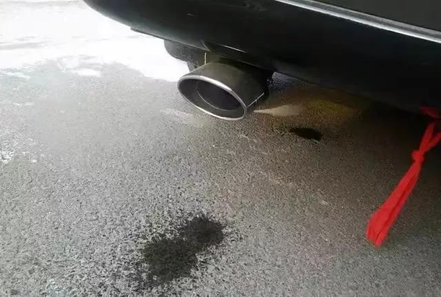 排气管出水怎么回事(排气管滴水什么原因)