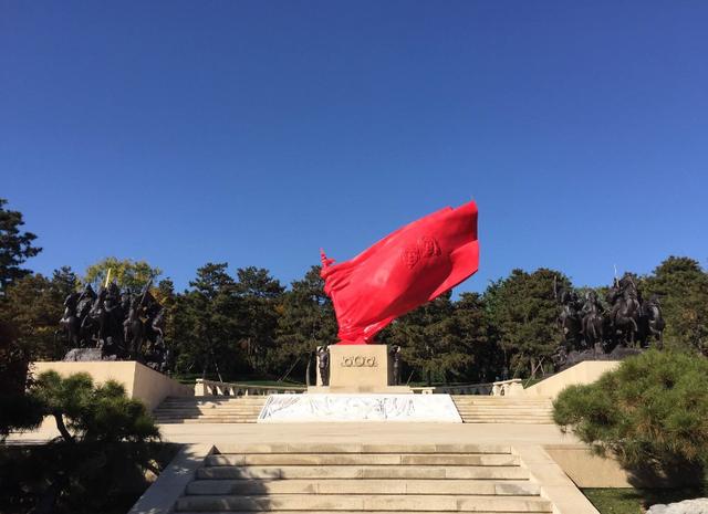 1984年贺子珍病逝，上海市委请示葬礼的规格，邓小平一句话定调