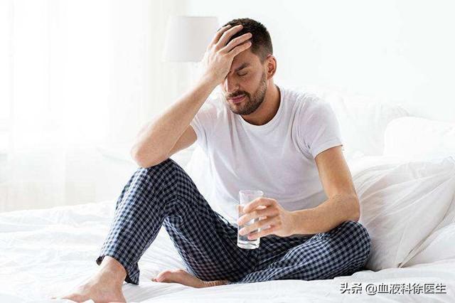 45岁大叔，每天吃洋葱降血脂，一个月后他的血脂有啥变化？