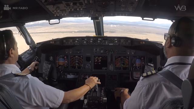 又是波音！美国一架757飞机万米高空风挡玻璃破裂，载有198名乘客