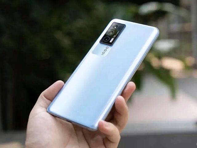 5款高性价比旗舰，体验近乎完美，不仅配置强大价格还异常亲民