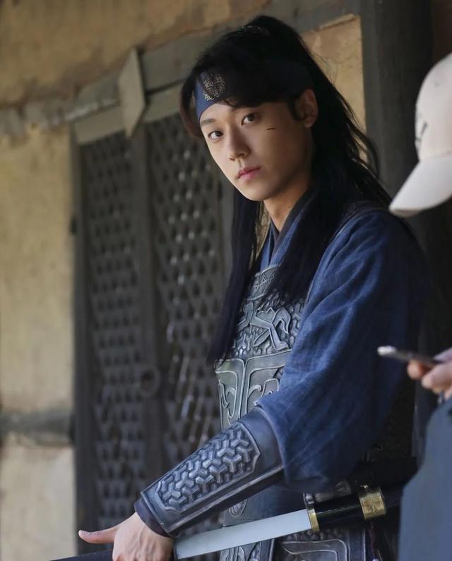 韓媒報人氣男演員即將入伍，令粉絲網友無法接受 - 天天要聞