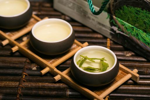喝茶养生又健康？老茶客：无论男女，碰到这5种茶，最好少喝