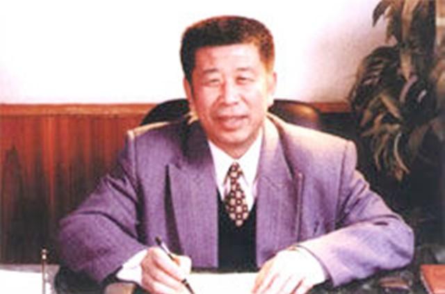 “养牛状元”56岁踏足房地产，跃升燕郊首富，隐退后孙子被撞身亡