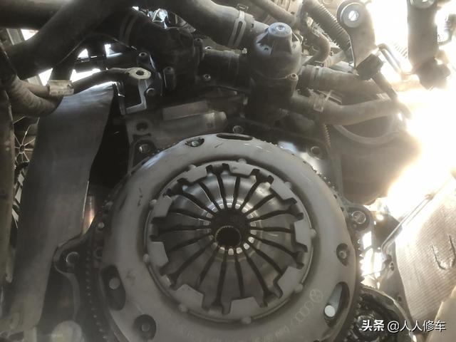 宝马车子抖动感明显是什么原因(宝马车开着感觉抖动)