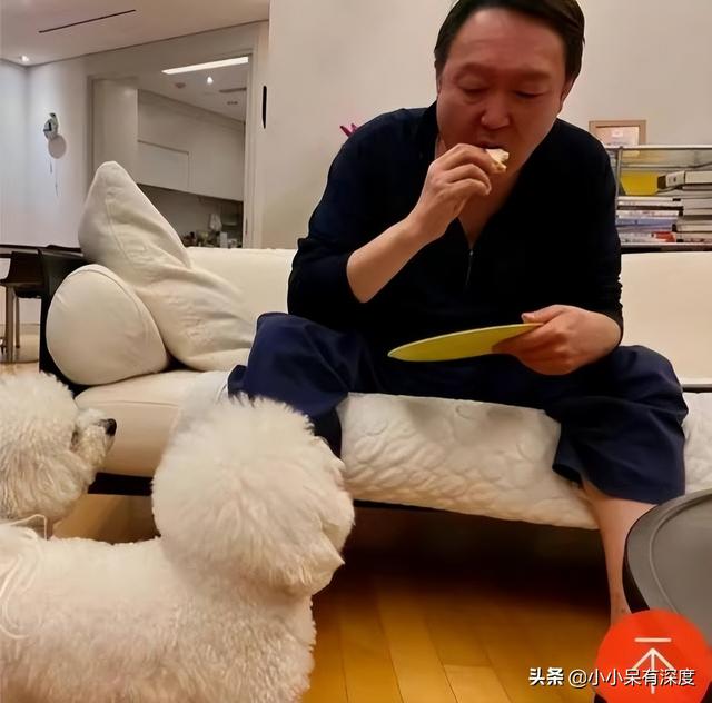 韩国第一夫人金建希亮相，已经49岁的她，保养得宜，依旧美丽动人