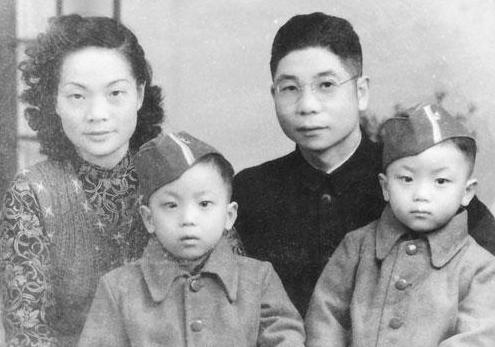 蒋经国私生子认亲路：奔波60年，熬至蒋家辈分最大，成功认祖归宗