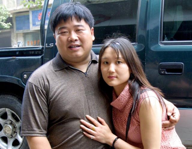 唐毅：7岁失去双腿，21岁借300元创业，如今资产上亿、娶妻生子