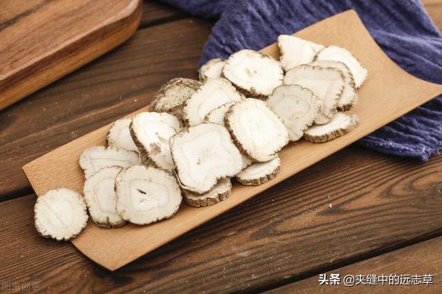 肺开窍于鼻，在液为涕，在志为悲，郁郁寡欢伤的不只是肝，还伤肺