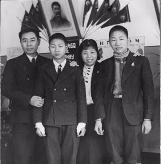 1976年毛主席逝世，毛岸青未能送葬，毛新宇：父亲一直很想念爷爷