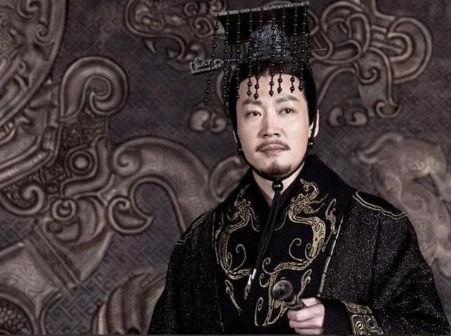 秦始皇为何把“寡人”改为“朕”？把字拆开，就明白了