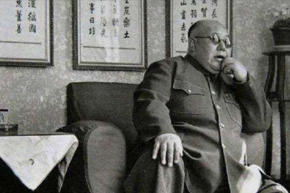 宁夏“土皇帝”马鸿逵：带8吨黄金逃亡美国，晚年厚颜无耻想回国