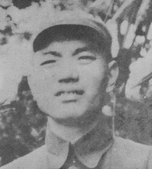 1973年邓小平回到北京，尤太忠去到住处看望：我给你拿几条好烟来