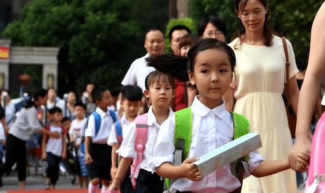 将取消小学入学年龄限制？相关部门作出回应！未满6岁有望能入学