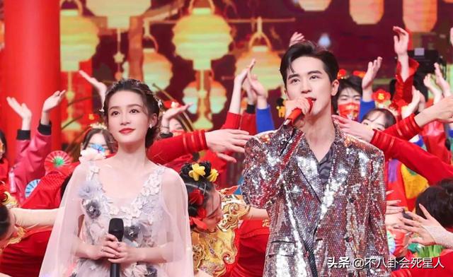 12位女星卫视春晚状态！杨颖唐嫣美得亮眼，关晓彤大长腿厉害了