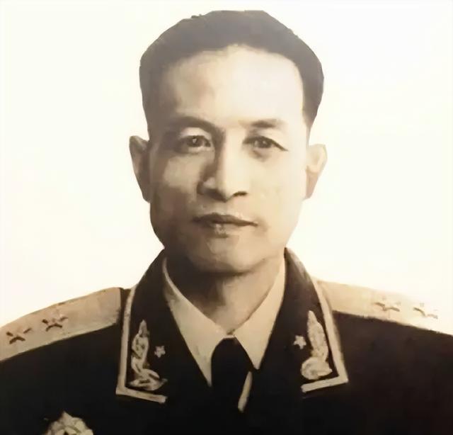 1956年，钱学森分到一辆蓝色轿车，全北京就2辆，聂帅：赶紧换掉