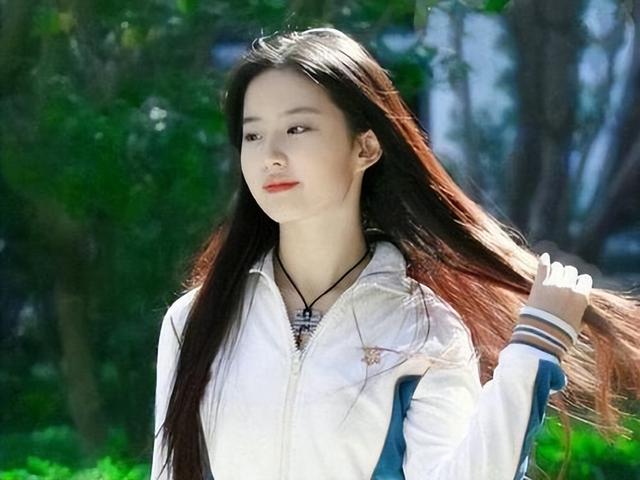为什么头皮上经常长脓包和疙瘩？医生提示：3种病或要考虑在内