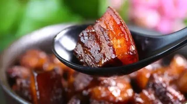 袁世凯生命最后时刻：一顿饭顶秘书十天饭量，像只鸭子般摇摇晃晃