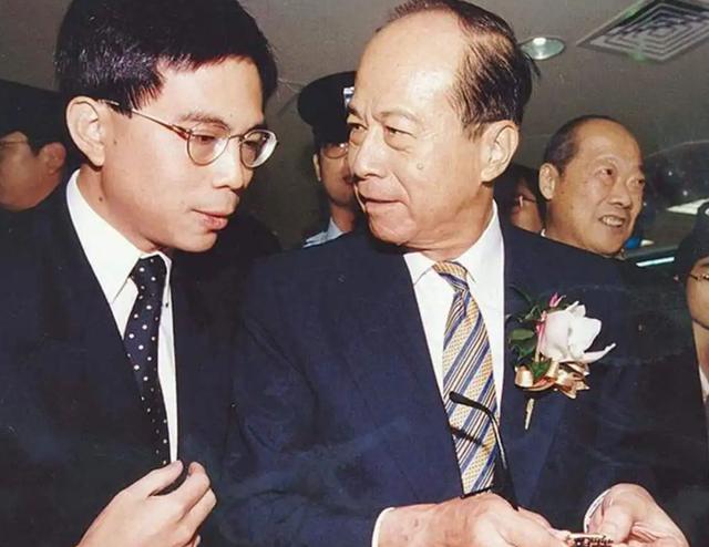 宁亏30亿也要卖，李嘉诚家族出售英国写字楼，或担心重蹈阿布覆辙