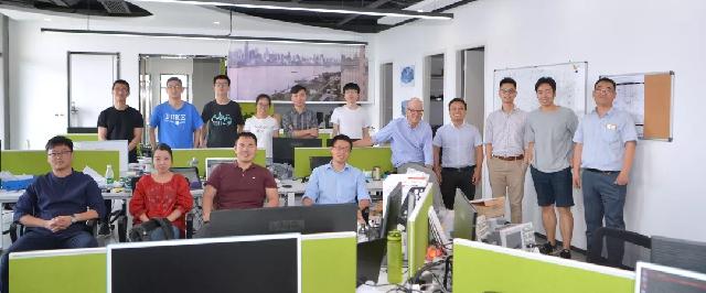 南京大学电子科学与工程学院马展