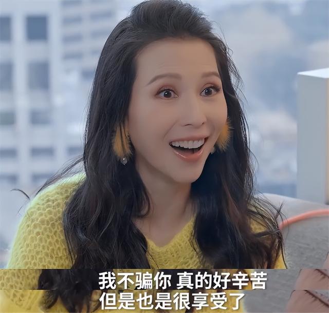 蔡少芬当妈后10年没睡过整觉！每天5点起床为儿女做早饭，太心酸