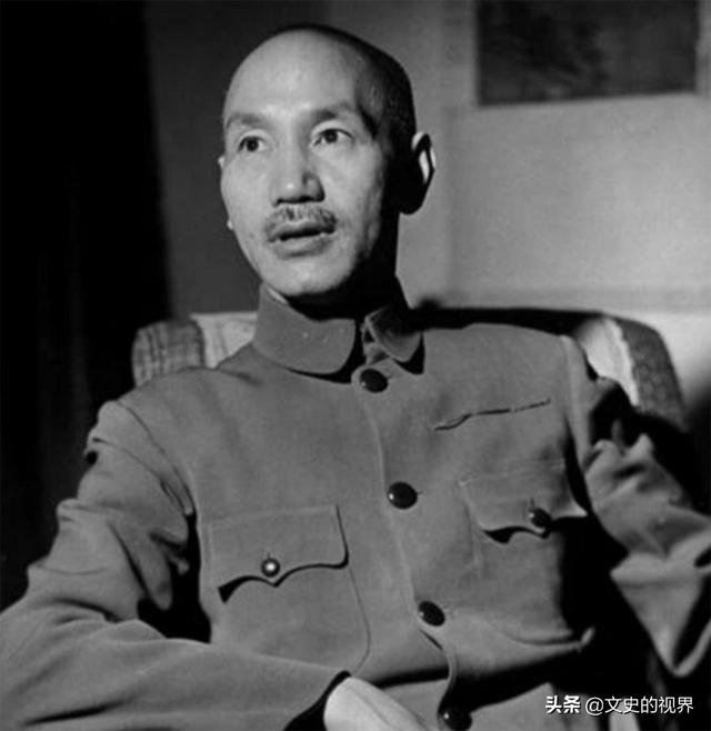 毛主席周总理的贴身警卫，重庆谈判时一个动作，吓得特务不敢上