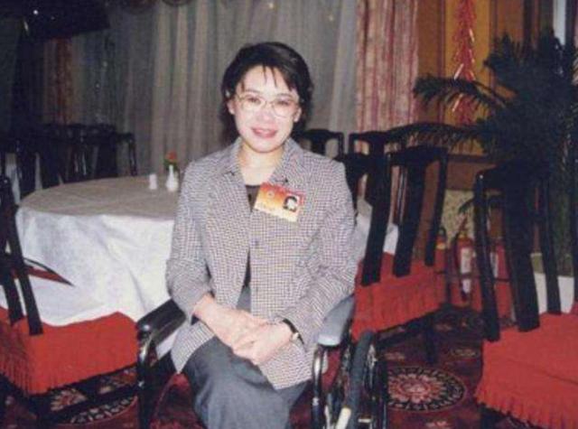 张海迪和王佐良：没有婚礼，没有孩子，相约老了一起去敬老院