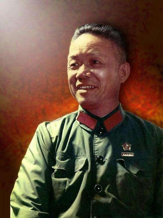 1981年，韩先楚回乡探亲，同乡亲见面后，立即向军区下了一道命令