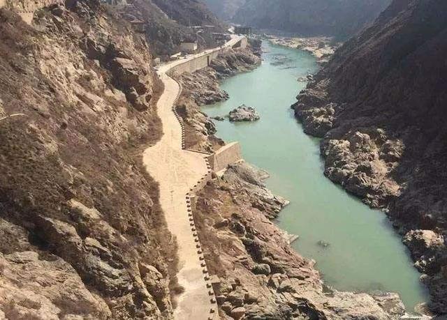 秦始皇一生建造6个世界级工程，2000年后的今天，仍有4个屹立不倒