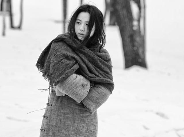逃婚出走，总是怀着孕谈恋爱的萧红，31岁在不甘和痛苦中离世