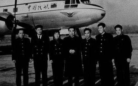 1955年蒋介石派人暗杀周恩来，飞机爆炸后，发现周恩来不在飞机上