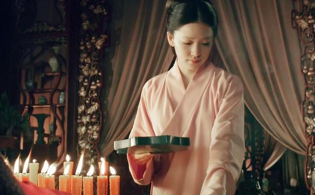 明宪宗晚年感叹膝下无子，太监扑通跪倒：您儿子6岁了，在冷宫里
