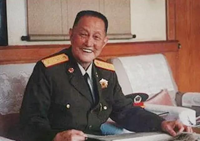 揭秘：蒋介石逃往台湾时解放军为何手下留情没打其座机？