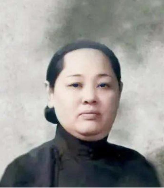 “四川王”刘湘死后：其妻数次向蒋介石发难，所留4子女结局各异