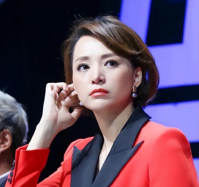 董卿富豪老公失联破产，赴美生子跌落神坛，如今小两口怎么样了？