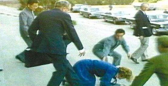 1984年中英谈判：前任国防部长耿飚“失言”，邓小平听后罕见发火