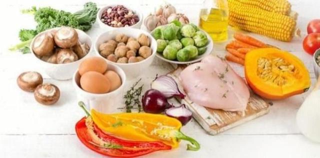 年龄越大应该少吃肉，还是多吃肉？50岁后，这4种肉可以多吃点