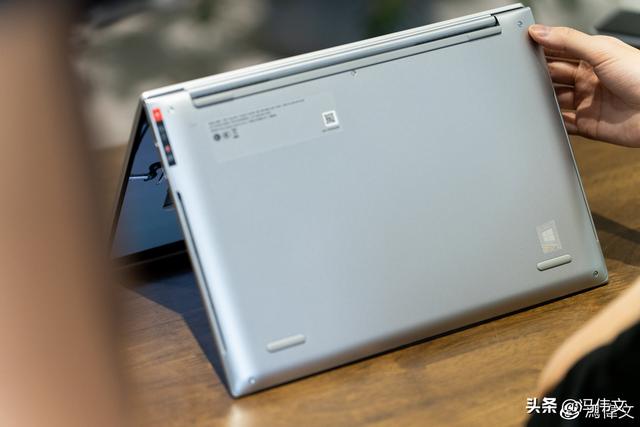 联想 YOGA Pro 14s Carbon 2022 评测：“异常”优雅