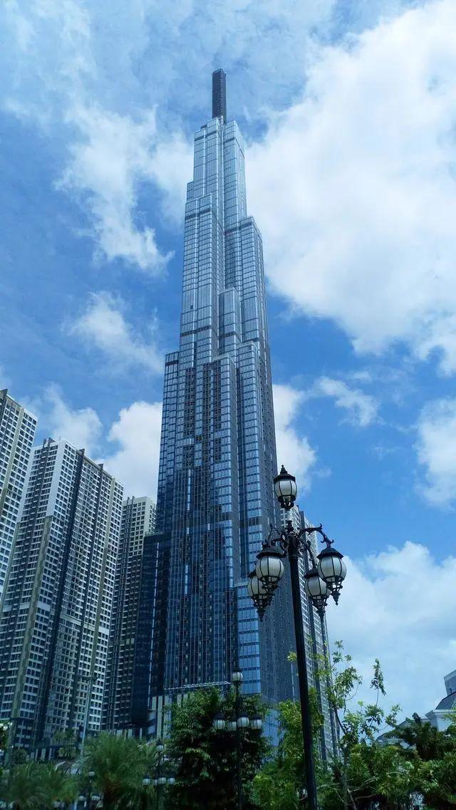 李嘉诚抄底之前，东南亚第一高楼桂冠已花落越南