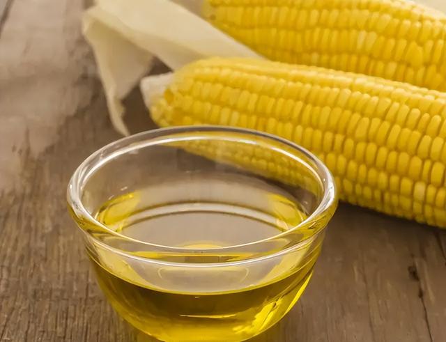 大豆油危害最大？花生油、菜籽油、橄榄油、玉米油，哪种更健康？